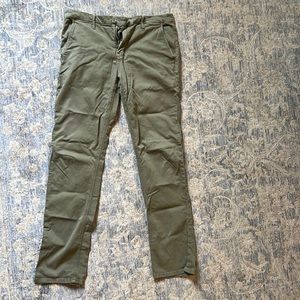 Joe’s Jeans size 32 olive green chinos